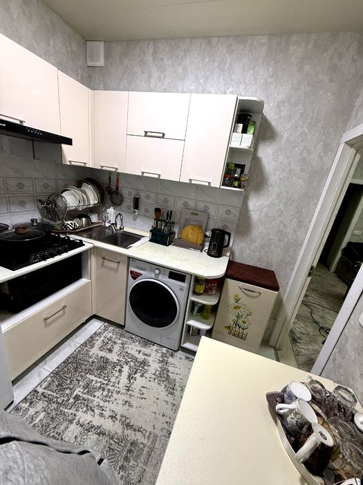 Чиланзар продаётся 3 комнатная квартира 1 этаж