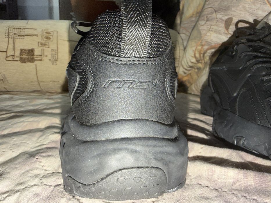 Обувки runners .