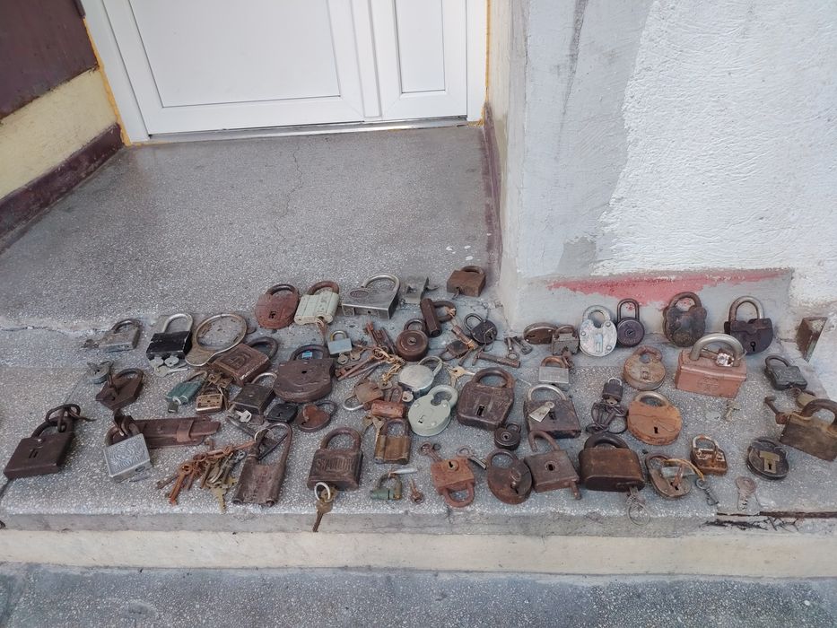 Lacate vechi de colecție