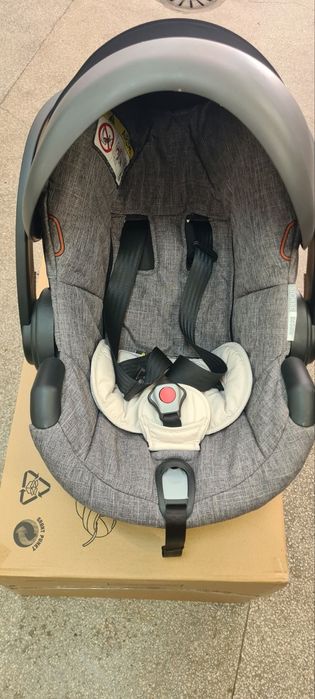 Stokke izi go besafe столче за кола и база изофикс