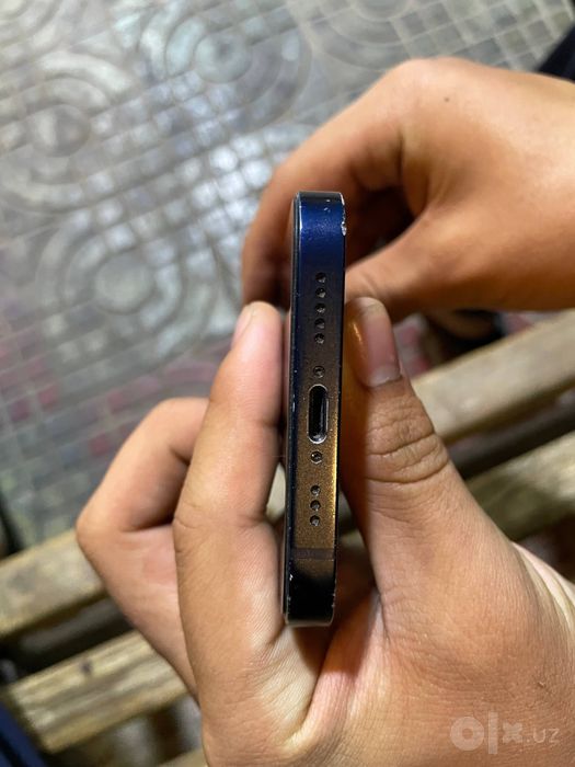 Iphone 12.