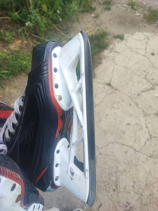 Коньки хоккейные