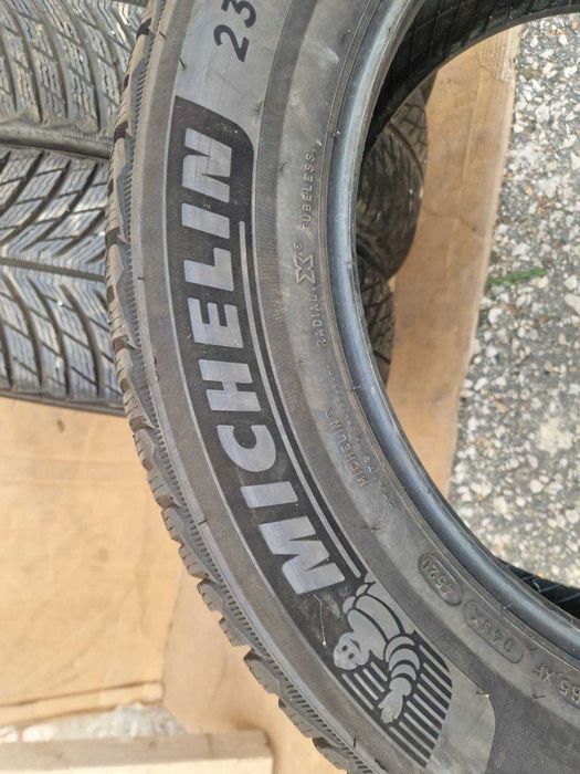 4 Michelin R18 235/60 Зимни гуми  DOT4520