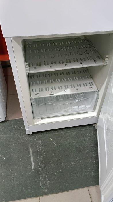 Холодильник Indesit