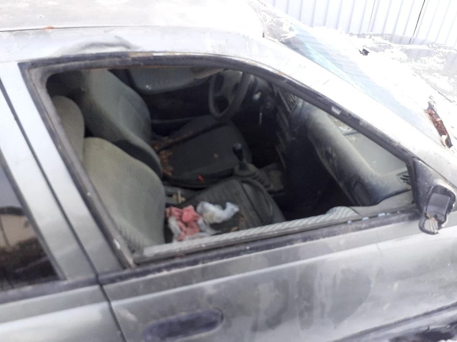 Nissan sunny в аварийном состоянии