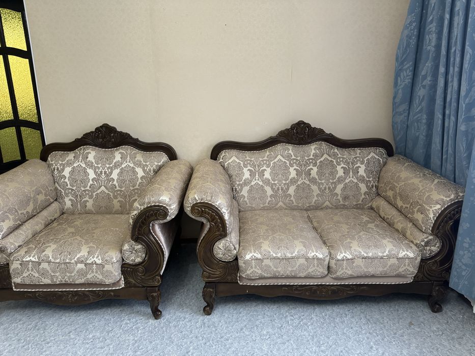 Диваны и кресло в отличном состояний продам