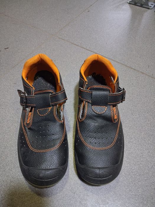 Продам Спецобувь 43 размер