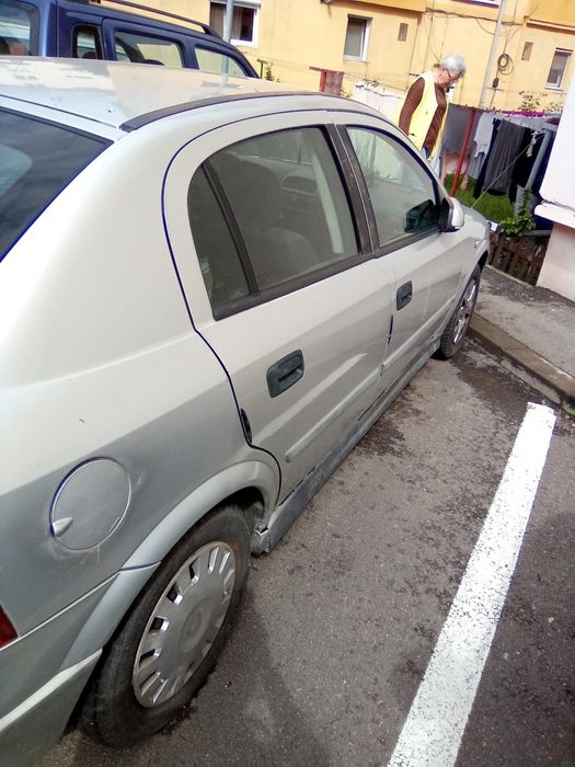 Vând opel astra g