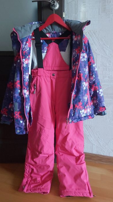 Костюм зимний на девочку 6-7 лет