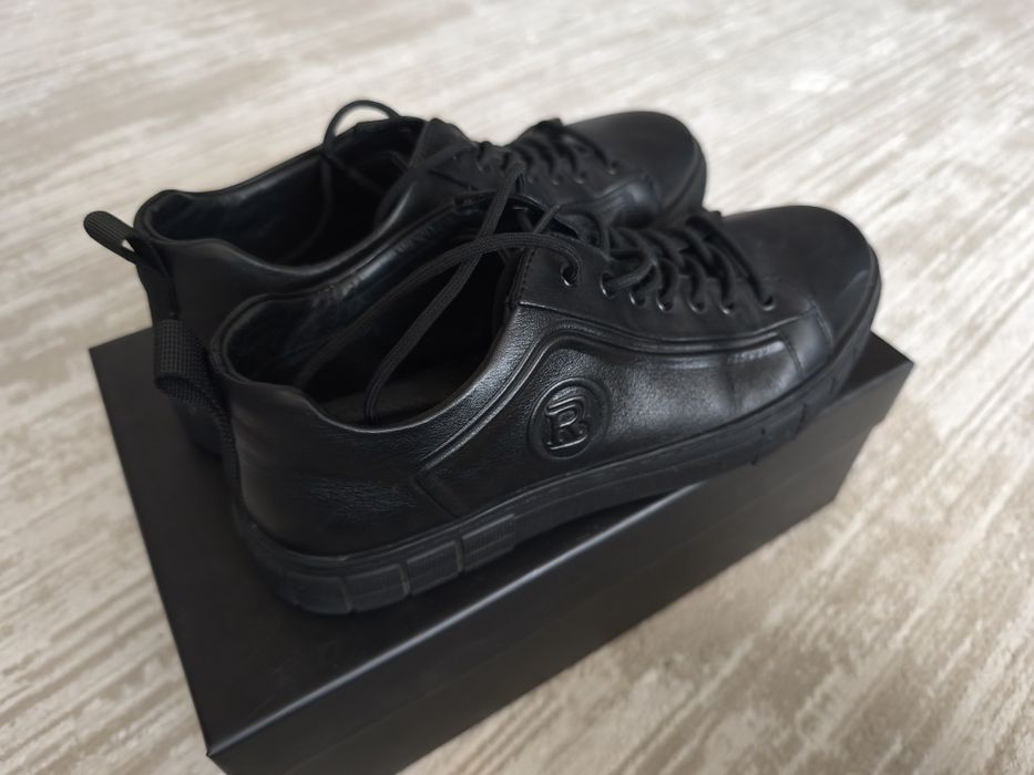 Продам кожаные ботинки