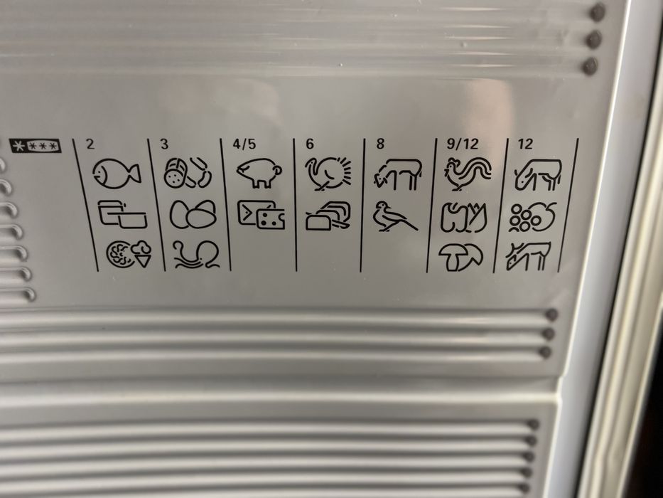 Фризер с 6 чекмеджета много малко ползван