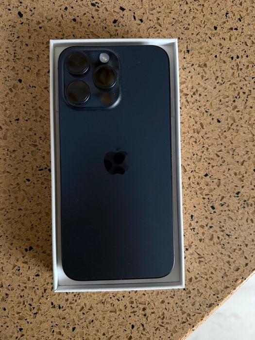 Продам iphone 15 pro max 512gb