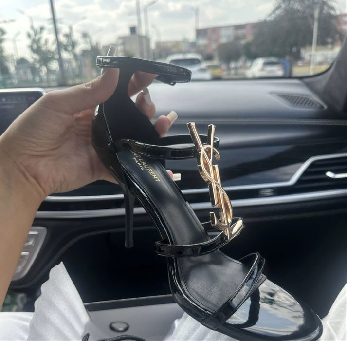 Sandale cu toc de 9 cm