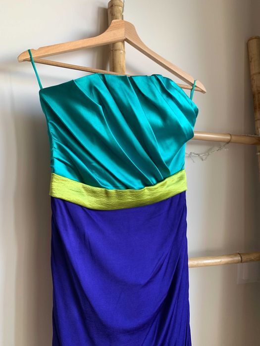 Avin бутик нова рокля