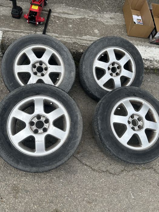 Гуми с лети джанти 15”
