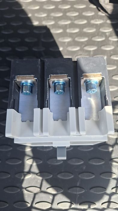 Продам автомат 3 фазный