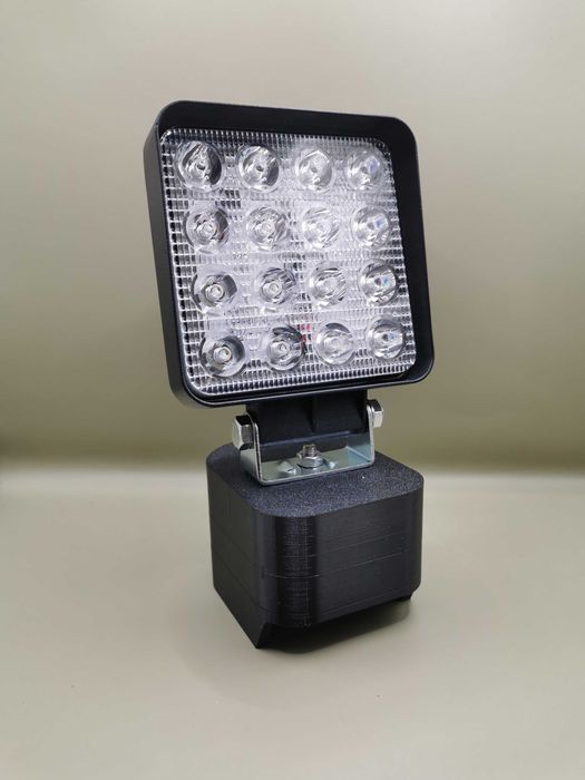 Lampă LED 48W pe Makita LXT 18V + BMS XH-M609 + ON/OFF – modul iluminare portabil high-flux