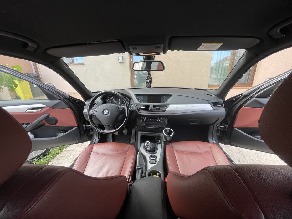 BMW x1 an 2010 ,Negru