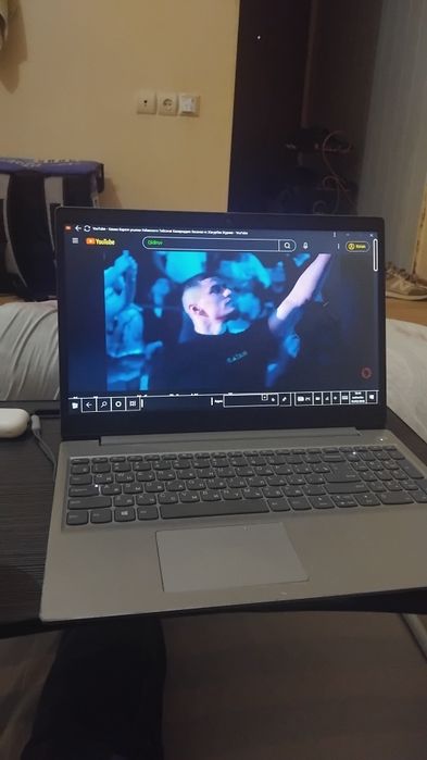 Noutbuk   Lenovo