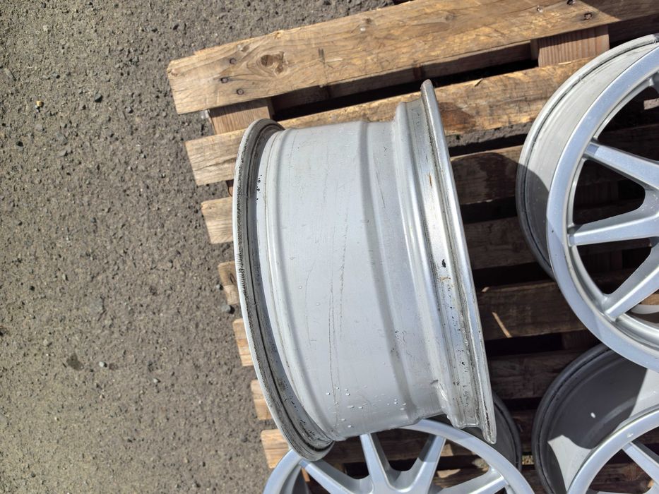 15 цола 4 х 100 мм Дачия / Тойота / Кия / Хюндай / МАзда -7 Инча/ЕТ 35