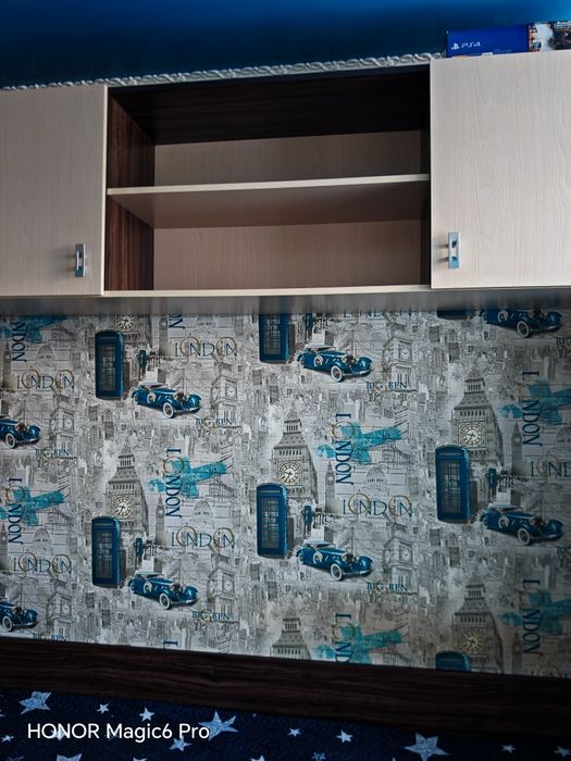 Продам спальный гарнитур