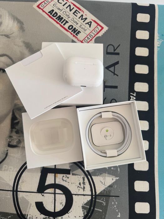 Продам наушники AirPods pro 2