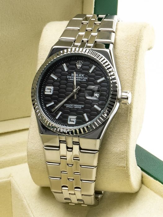 Продается часы синие и черные