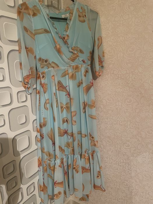 Продаются  платья бу