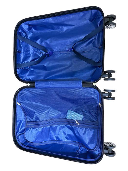 Чемоданы маленькие