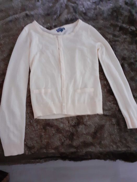 Cardigan crem cu model deosebit