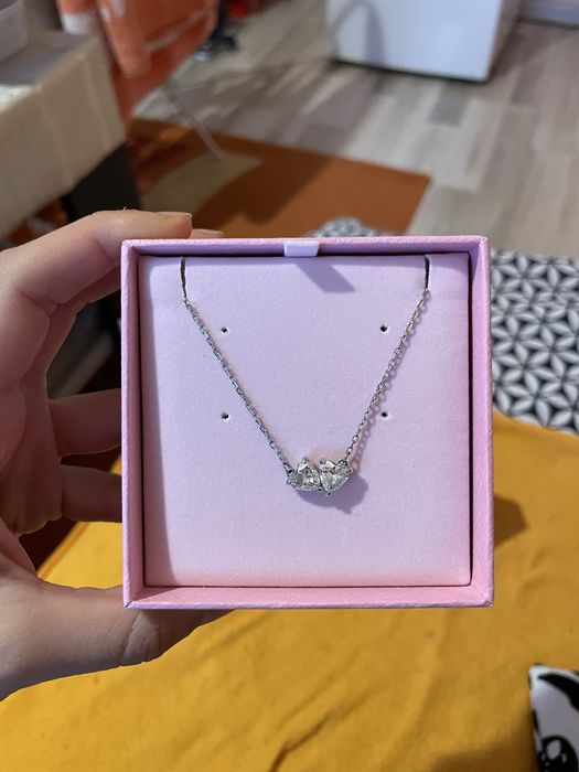 Дамско сребърно колие с две сърца Сваровски/Swarovski