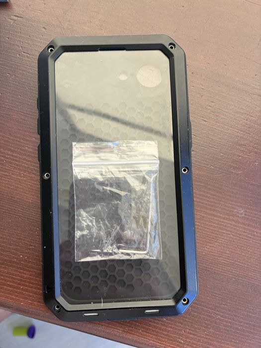 Чехол на IPhone 16е- 17е