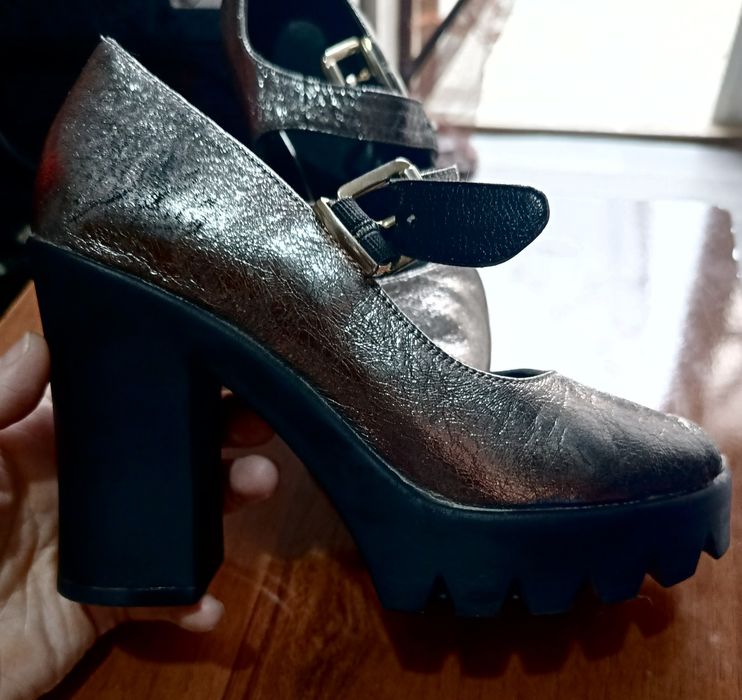 Модница кизла учун оёк кийим.