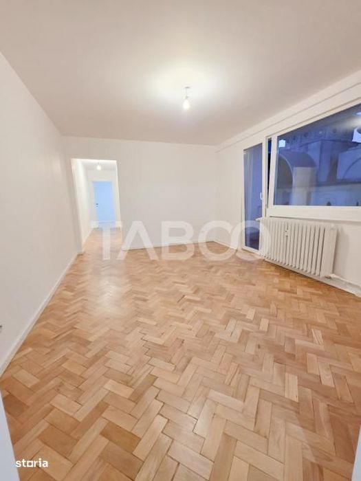 Apartament cu 3 camere de vanzare finisat nou in cartierul Gheorgheni