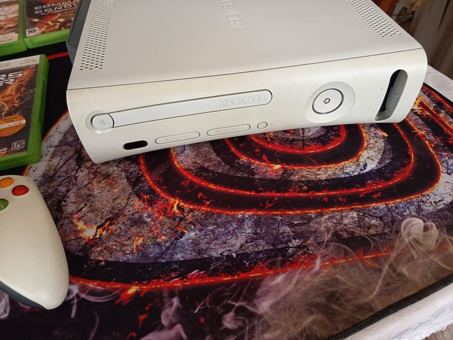 Consola Xbox 360 Jasper 60 GB HDD stare foarte buna + 7 Jocuri