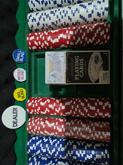 Set poker complet 300/500 jetoane + valiză aluminiu Poker Range