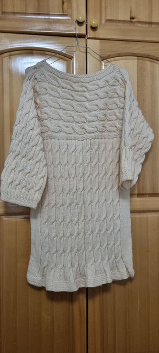 Ръчно плетен дълъг пуловер