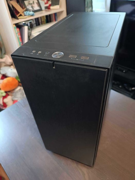 Настолен Компютър Custom-Built