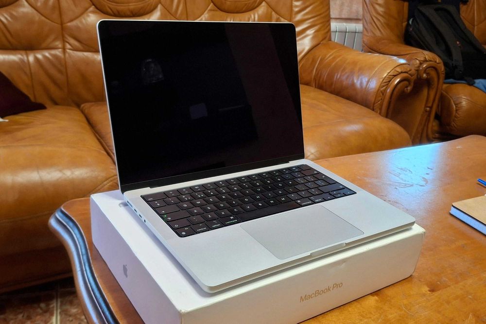 14インチ M1Pro macbook Pro 32GB 512GB Laptop Apple MacBook Pro 14 (2021) cu procesor Apple M1 Pro