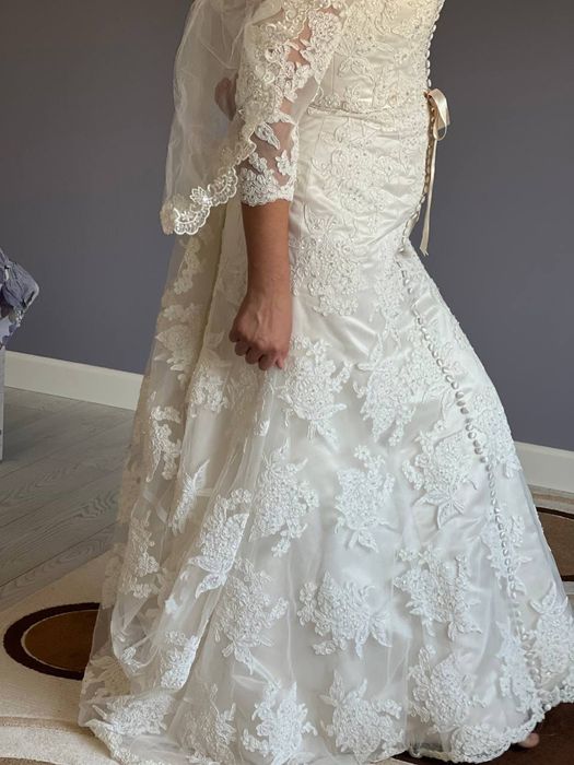 Свадебное классическое платье со шлейфом Oleg Cassini с биркой