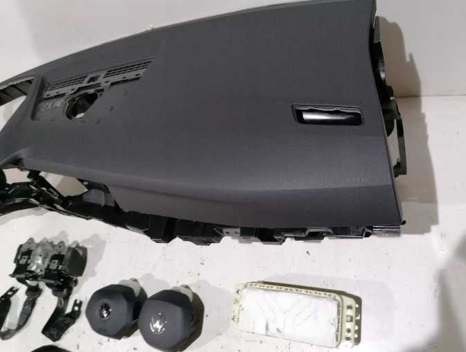 VW Golf 8 - kit airbag - plansa de bord HUD - set centuri de siguranta