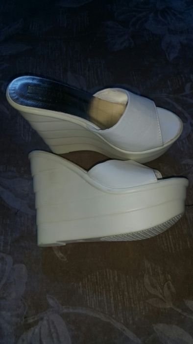 Новые шлепки, устойчивые