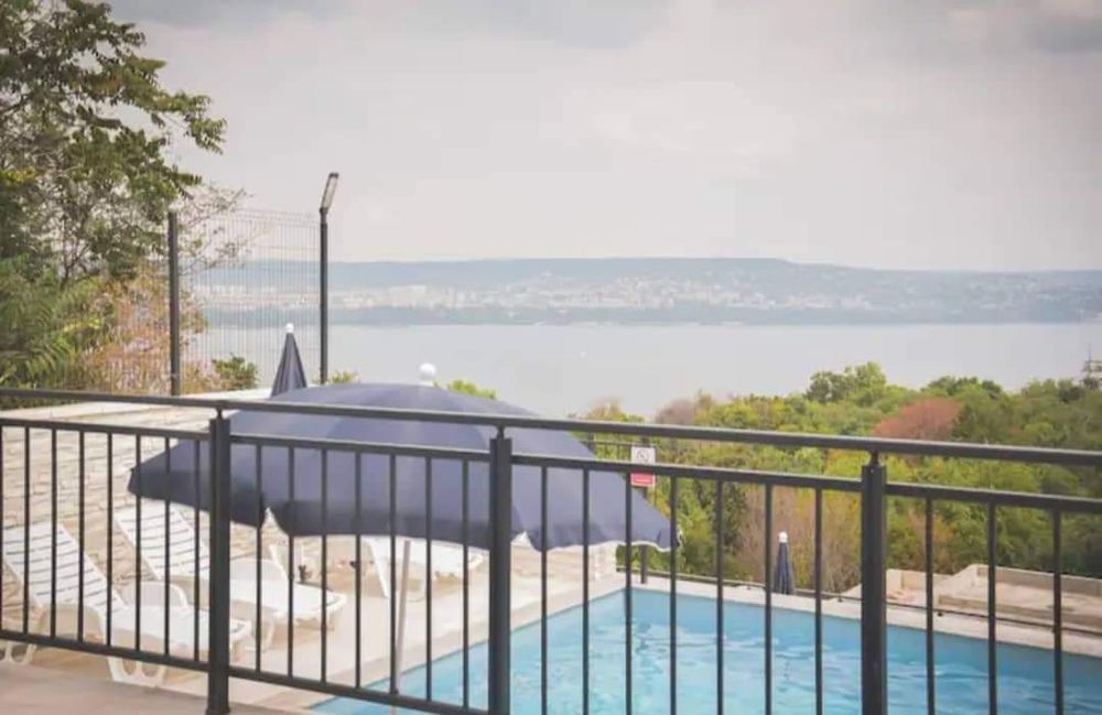 Дава се под наем Двустаен апартамент в Варна, Галата - 60 кв.м за 459 € - Снимка #23