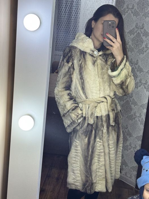 Продам шубу 10.000