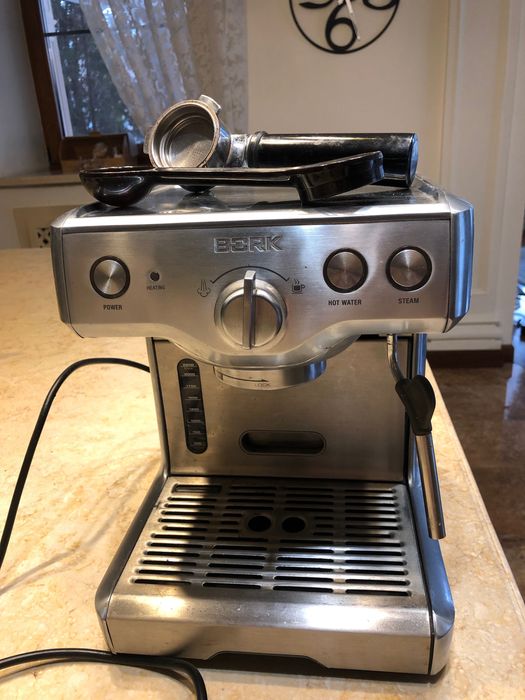 Кофемашина BORK для молотых зерен