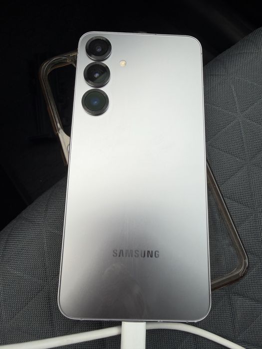 Samsung S25 Plus 256gb 100% baterie