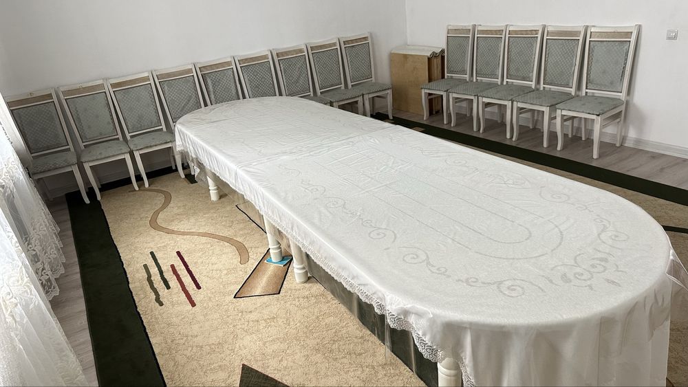 Стол и стулья. Белый