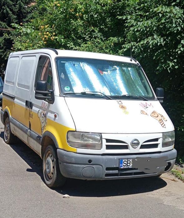 Nissan intersar 2003