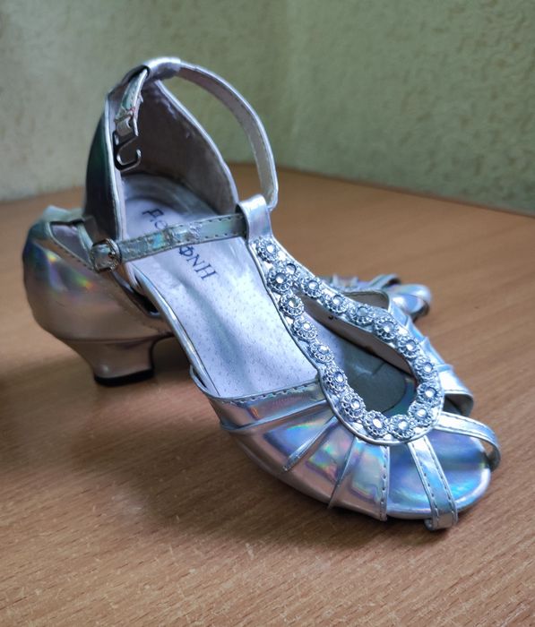 Туфли для танцев детские