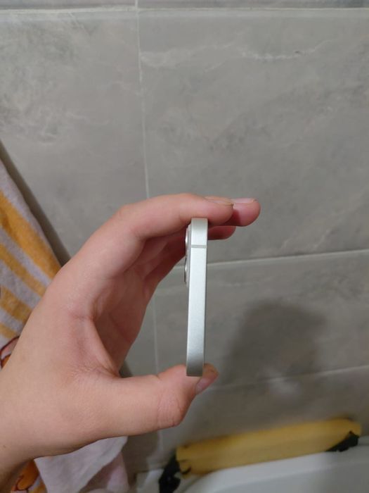 Продам айфон 13 на 128 гб